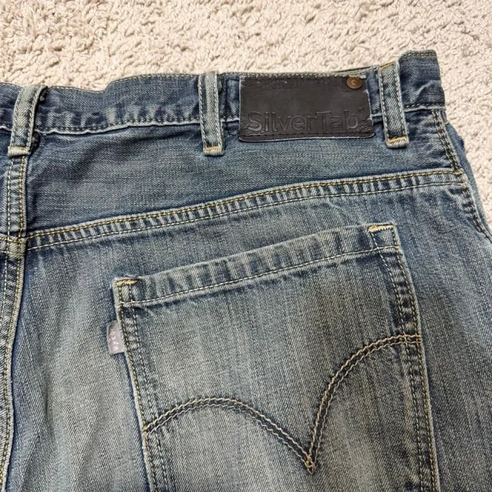 Levi-s Men's Blue and Navy Jeans